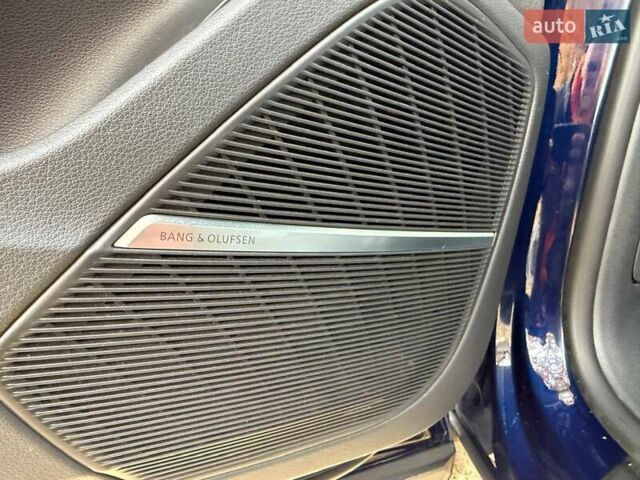 Синий Ауди Q8, объемом двигателя 2.97 л и пробегом 143 тыс. км за 62500 $, фото 3 на Automoto.ua