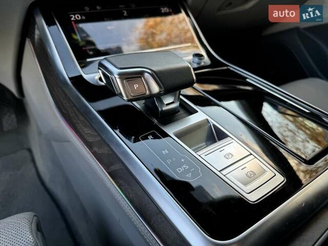 Синий Ауди Q8, объемом двигателя 2.97 л и пробегом 130 тыс. км за 65800 $, фото 14 на Automoto.ua