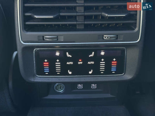 Ауди Q8 2020 в Луцке на Automoto.ua Синий Ауди Q8, объемом двигателя 3 л и пробегом 101 тыс. км за 38700 $, фото 20 на Automoto.ua