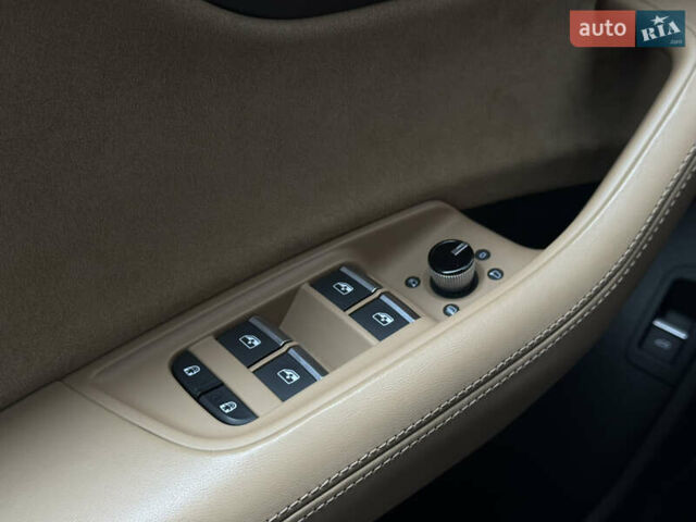 Синій Ауді Q8, об'ємом двигуна 3 л та пробігом 40 тис. км за 71000 $, фото 34 на Automoto.ua