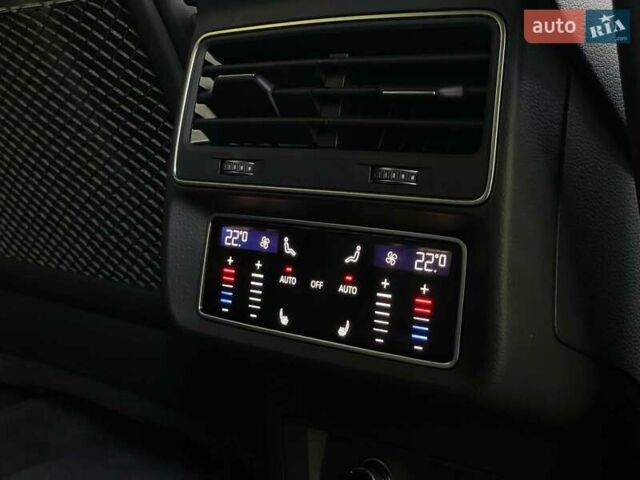 Синий Ауди Q8, объемом двигателя 3 л и пробегом 28 тыс. км за 70290 $, фото 24 на Automoto.ua