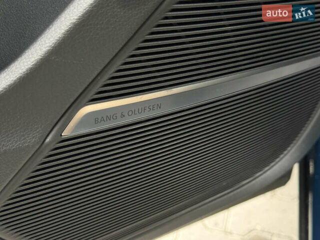 Синій Ауді Q8, об'ємом двигуна 3 л та пробігом 40 тис. км за 71000 $, фото 26 на Automoto.ua