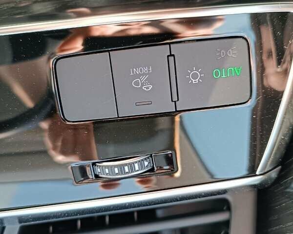 Синий Ауди Q8, объемом двигателя 3 л и пробегом 50 тыс. км за 67200 $, фото 6 на Automoto.ua