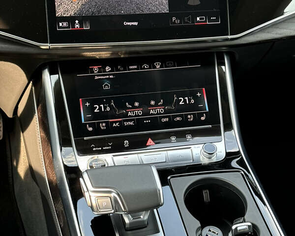 Синій Ауді Q8, об'ємом двигуна 3 л та пробігом 27 тис. км за 71900 $, фото 41 на Automoto.ua