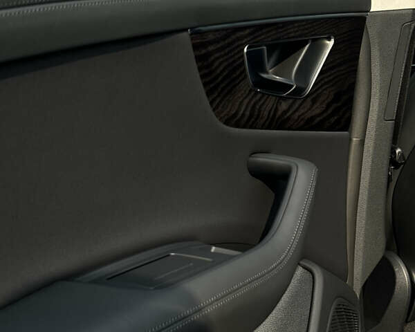 Синій Ауді Q8, об'ємом двигуна 3 л та пробігом 27 тис. км за 71900 $, фото 28 на Automoto.ua