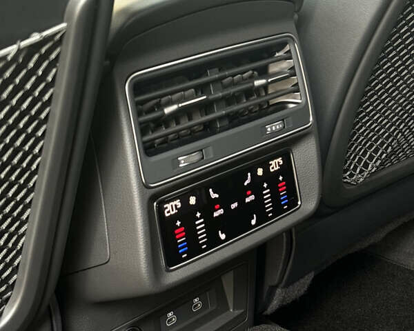 Синий Ауди Q8, объемом двигателя 3 л и пробегом 27 тыс. км за 74500 $, фото 29 на Automoto.ua