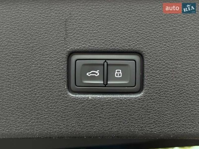 Оранжевый Ауди Q8, объемом двигателя 3 л и пробегом 110 тыс. км за 53990 $, фото 35 на Automoto.ua