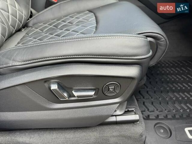 Ауди Q8 2020 в Черновцах на Automoto.ua Оранжевый Ауди Q8, объемом двигателя 3 л и пробегом 140 тыс. км за 69500 $, фото 37 на Automoto.ua