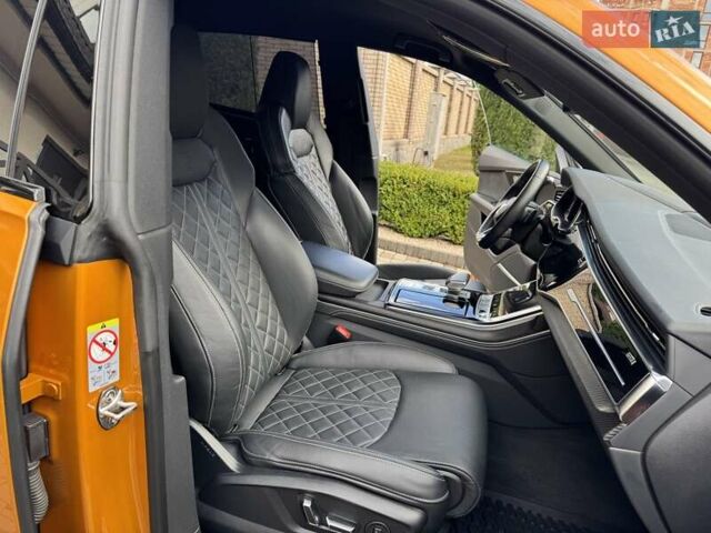 Ауди Q8 2020 в Черновцах на Automoto.ua Оранжевый Ауди Q8, объемом двигателя 3 л и пробегом 140 тыс. км за 69500 $, фото 36 на Automoto.ua