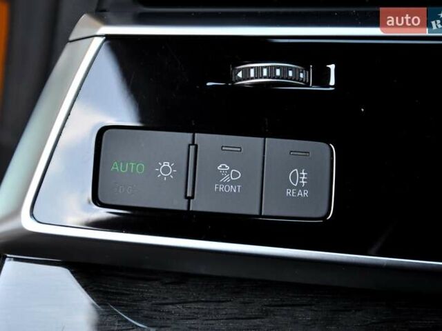 Оранжевый Ауди Q8, объемом двигателя 2.97 л и пробегом 72 тыс. км за 53999 $, фото 34 на Automoto.ua