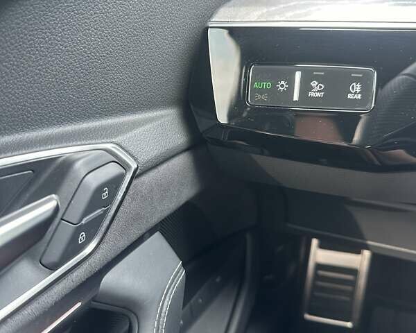 Ауди Q8 e-tron 2023 в Киеве на Automoto.ua Белый Ауди Q8 e-tron, объемом двигателя 0 л и пробегом 29 тыс. км за 65000 $, фото 39 на Automoto.ua