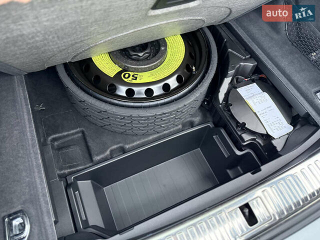 Белый Ауди Q8 e-tron, объемом двигателя 0 л и пробегом 17 тыс. км за 56500 $, фото 67 на Automoto.ua