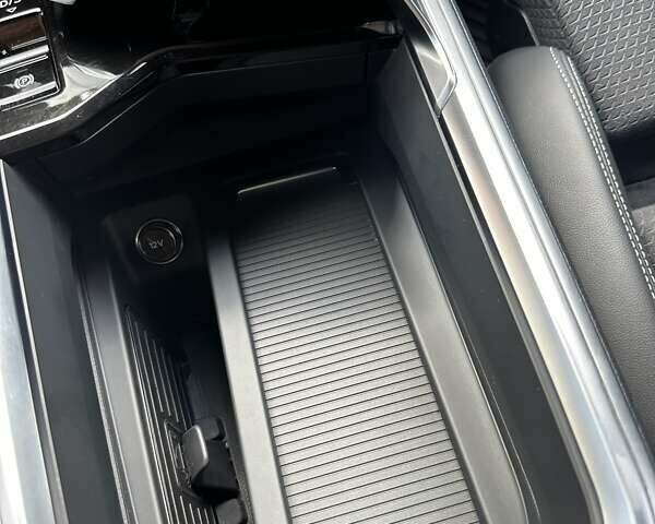 Ауди Q8 e-tron 2023 в Киеве на Automoto.ua Белый Ауди Q8 e-tron, объемом двигателя 0 л и пробегом 29 тыс. км за 65000 $, фото 49 на Automoto.ua