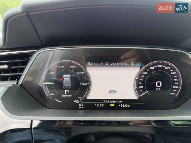 Білий Ауді Q8 e-tron, об'ємом двигуна 0 л та пробігом 5 тис. км за 46999 $, фото 17 на Automoto.ua