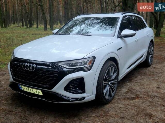 Білий Ауді Q8 e-tron, об'ємом двигуна 0 л та пробігом 17 тис. км за 50000 $, фото 4 на Automoto.ua