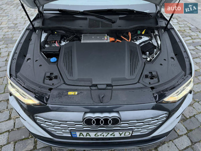 Белый Ауди Q8 e-tron, объемом двигателя 0 л и пробегом 17 тыс. км за 56500 $, фото 61 на Automoto.ua