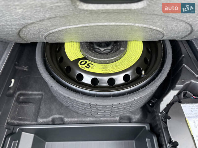 Белый Ауди Q8 e-tron, объемом двигателя 0 л и пробегом 17 тыс. км за 56500 $, фото 68 на Automoto.ua