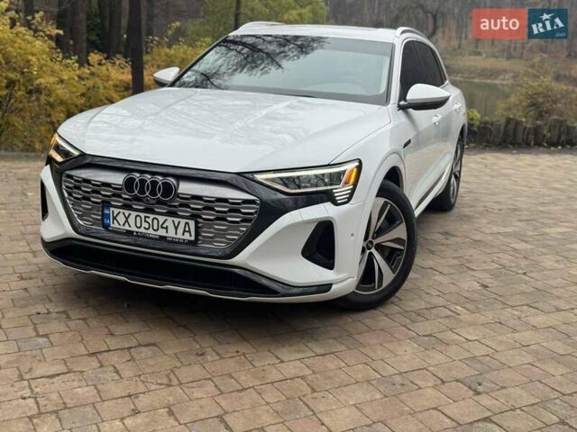 Белый Ауди Q8 e-tron, объемом двигателя 0 л и пробегом 63 тыс. км за 47800 $, фото 10 на Automoto.ua
