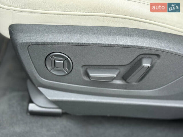 Белый Ауди Q8 e-tron, объемом двигателя 0 л и пробегом 17 тыс. км за 56500 $, фото 52 на Automoto.ua