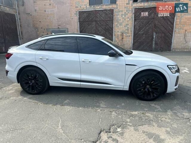 Ауди Q8 e-tron 2023 в Киеве на Automoto.ua Белый Ауди Q8 e-tron, объемом двигателя 0 л и пробегом 29 тыс. км за 65000 $, фото 17 на Automoto.ua