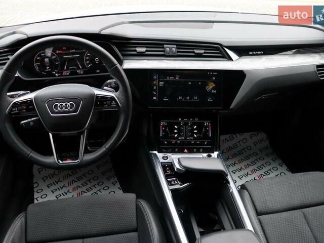 Ауді Q8 e-tron 2023 у Львові на Automoto.ua Білий Ауді Q8 e-tron, об'ємом двигуна 0 л та пробігом 23 тис. км за 49900 $, фото 39 на Automoto.ua