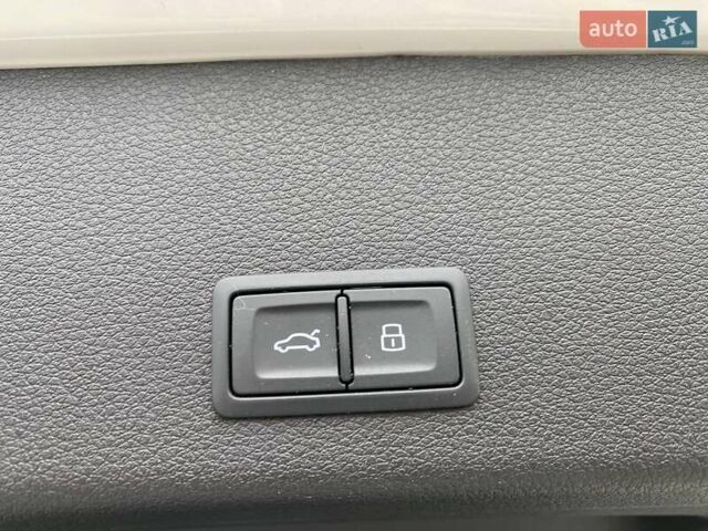 Білий Ауді Q8 e-tron, об'ємом двигуна 0 л та пробігом 3 тис. км за 59000 $, фото 11 на Automoto.ua