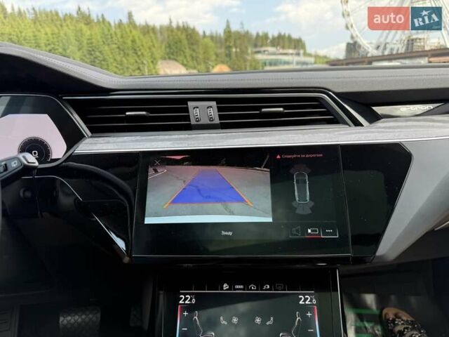 Білий Ауді Q8 e-tron, об'ємом двигуна 0 л та пробігом 5 тис. км за 46999 $, фото 18 на Automoto.ua
