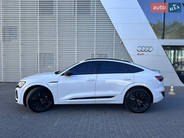 Білий Ауді Q8 e-tron, об'ємом двигуна 0 л та пробігом 24 тис. км за 67500 $, фото 13 на Automoto.ua
