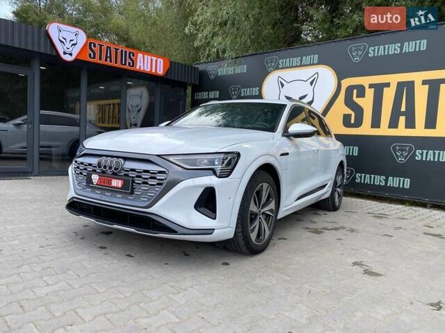 Білий Ауді Q8 e-tron, об'ємом двигуна 0 л та пробігом 3 тис. км за 59000 $, фото 2 на Automoto.ua