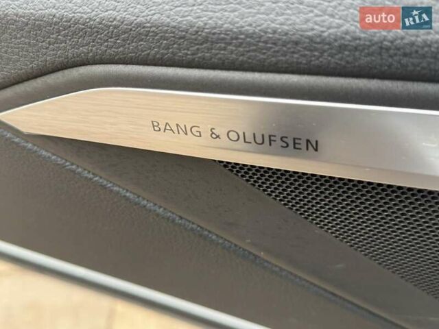 Белый Ауди Q8 e-tron, объемом двигателя 0 л и пробегом 63 тыс. км за 47800 $, фото 58 на Automoto.ua