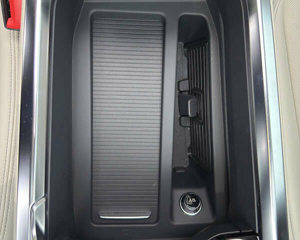 Белый Ауди Q8 e-tron, объемом двигателя 0 л и пробегом 17 тыс. км за 56500 $, фото 71 на Automoto.ua