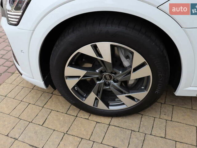 Ауді Q8 e-tron 2023 у Львові на Automoto.ua Білий Ауді Q8 e-tron, об'ємом двигуна 0 л та пробігом 23 тис. км за 49900 $, фото 10 на Automoto.ua