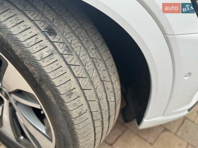 Белый Ауди Q8 e-tron, объемом двигателя 0 л и пробегом 63 тыс. км за 47800 $, фото 12 на Automoto.ua