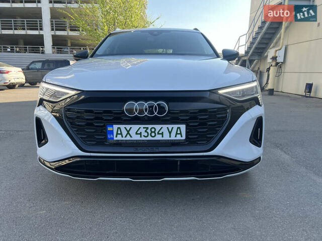 Белый Ауди Q8 e-tron, объемом двигателя 0 л и пробегом 20 тыс. км за 47000 $, фото 1 на Automoto.ua