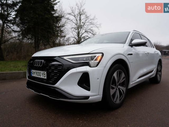 Белый Ауди Q8 e-tron, объемом двигателя 0 л и пробегом 30 тыс. км за 53500 $, фото 9 на Automoto.ua