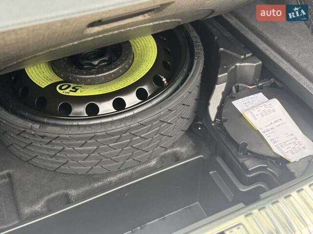 Белый Ауди Q8 e-tron, объемом двигателя 0 л и пробегом 63 тыс. км за 47800 $, фото 25 на Automoto.ua