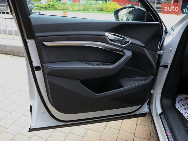 Ауді Q8 e-tron 2023 у Львові на Automoto.ua Білий Ауді Q8 e-tron, об'ємом двигуна 0 л та пробігом 23 тис. км за 49900 $, фото 12 на Automoto.ua