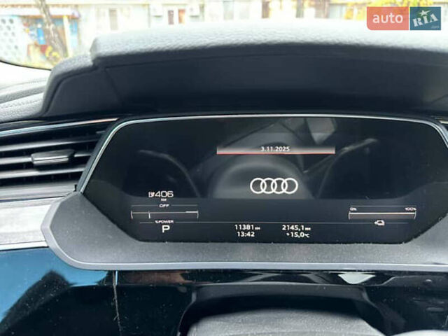 Белый Ауди Q8 e-tron, объемом двигателя 0 л и пробегом 11 тыс. км за 51000 $, фото 15 на Automoto.ua