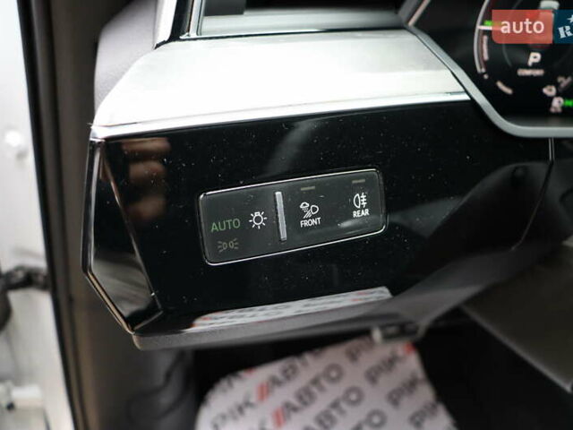 Ауді Q8 e-tron 2023 у Львові на Automoto.ua Білий Ауді Q8 e-tron, об'ємом двигуна 0 л та пробігом 23 тис. км за 49900 $, фото 18 на Automoto.ua