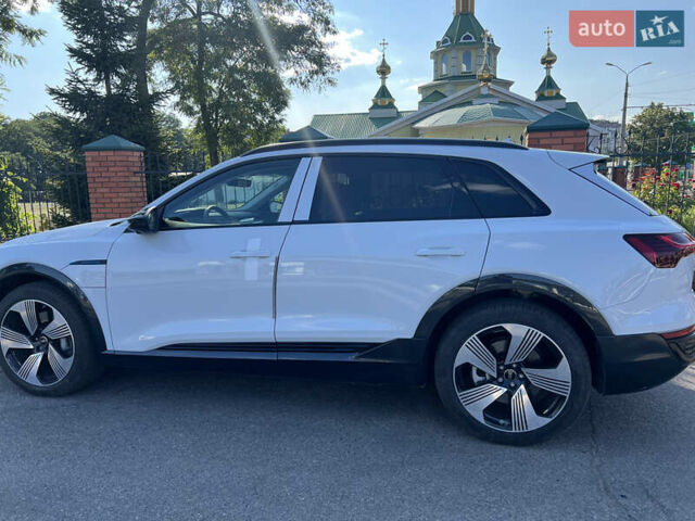 Белый Ауди Q8 e-tron, объемом двигателя 0 л и пробегом 2 тыс. км за 59500 $, фото 9 на Automoto.ua