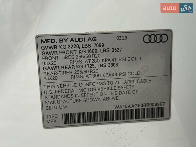 Белый Ауди Q8 e-tron, объемом двигателя 0 л и пробегом 17 тыс. км за 56500 $, фото 16 на Automoto.ua