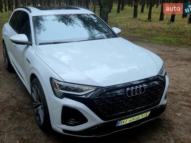 Білий Ауді Q8 e-tron, об'ємом двигуна 0 л та пробігом 17 тис. км за 50000 $, фото 3 на Automoto.ua