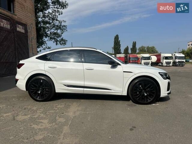 Ауди Q8 e-tron 2023 в Киеве на Automoto.ua Белый Ауди Q8 e-tron, объемом двигателя 0 л и пробегом 29 тыс. км за 65000 $, фото 4 на Automoto.ua