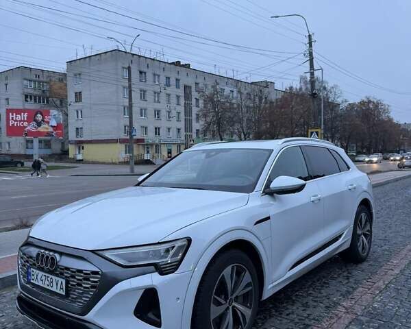 Белый Ауди Q8 e-tron, объемом двигателя 0 л и пробегом 3 тыс. км за 59100 $, фото 6 на Automoto.ua