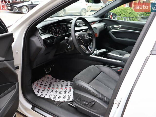 Ауді Q8 e-tron 2023 у Львові на Automoto.ua Білий Ауді Q8 e-tron, об'ємом двигуна 0 л та пробігом 23 тис. км за 49900 $, фото 15 на Automoto.ua