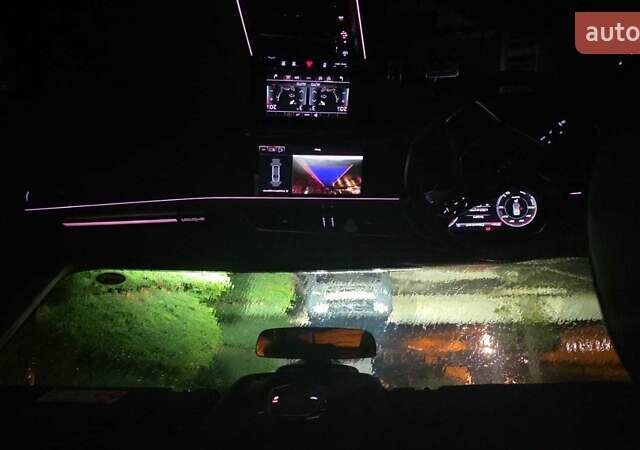 Білий Ауді Q8 e-tron, об'ємом двигуна 0 л та пробігом 36 тис. км за 64900 $, фото 2 на Automoto.ua