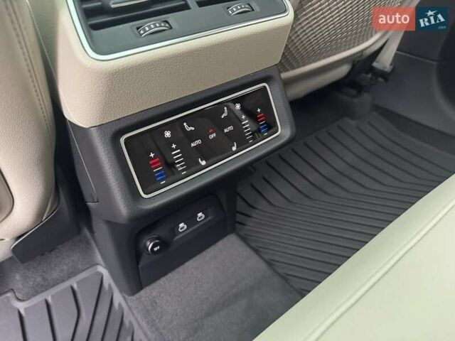 Белый Ауди Q8 e-tron, объемом двигателя 0 л и пробегом 63 тыс. км за 47800 $, фото 54 на Automoto.ua