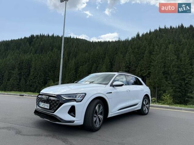 Білий Ауді Q8 e-tron, об'ємом двигуна 0 л та пробігом 5 тис. км за 46999 $, фото 6 на Automoto.ua