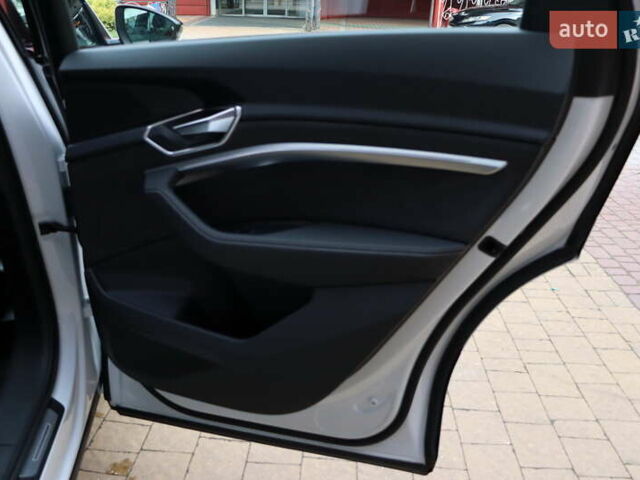 Ауді Q8 e-tron 2023 у Львові на Automoto.ua Білий Ауді Q8 e-tron, об'ємом двигуна 0 л та пробігом 23 тис. км за 49900 $, фото 45 на Automoto.ua