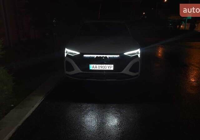 Білий Ауді Q8 e-tron, об'ємом двигуна 0 л та пробігом 36 тис. км за 64900 $, фото 3 на Automoto.ua